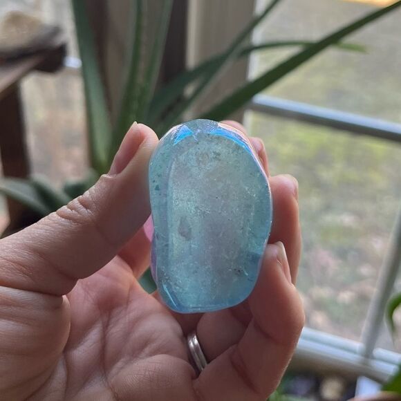 Aura Crystal Quartz Double Mushroom Carving 99g, 2.25”x1.75” - Picture 4 of 7